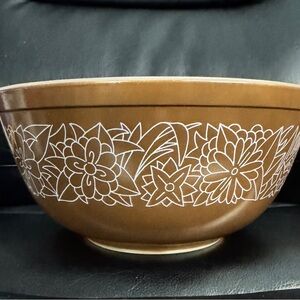 Pyrex Woodland Serving Bowl